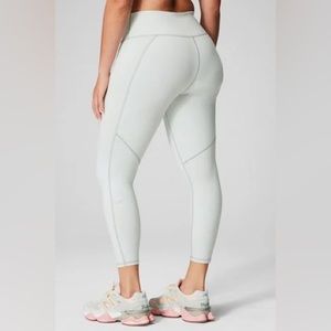 Define PowerHold® High-Waisted 7/8 Legging